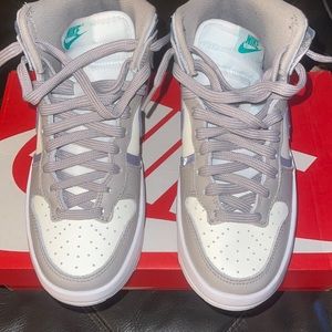 Nike woman’s dunk high up size 6 white, purple and grey. Slightly used